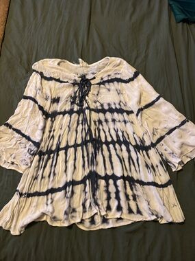 PPLA black and White Tie-Dye Lace-Up Peasant Tunic